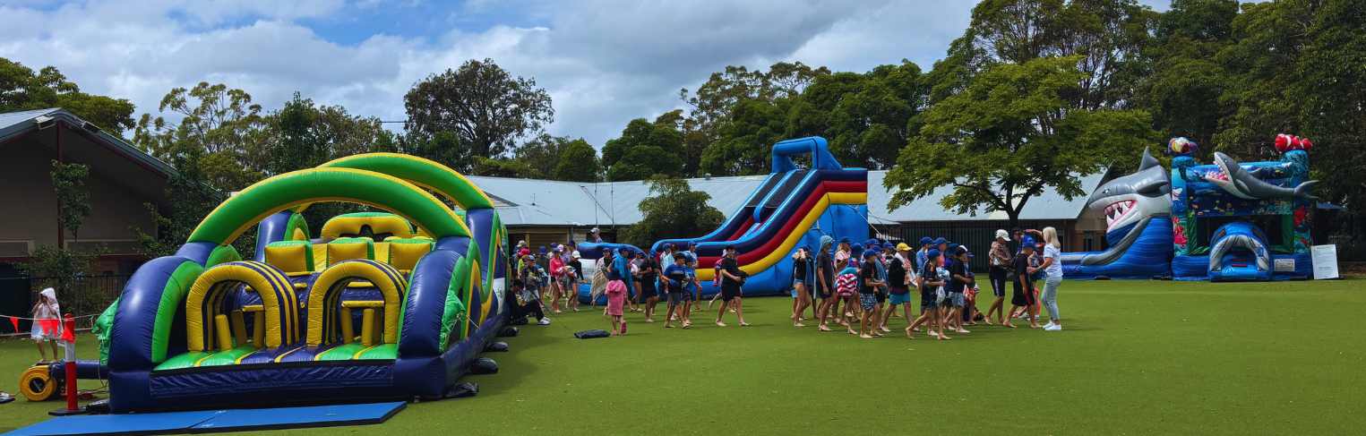 obstacles courses, slide and people